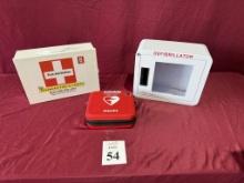 PHILIPS HEARTSTART DEFIBRILLATOR WITH WALL MOUNT