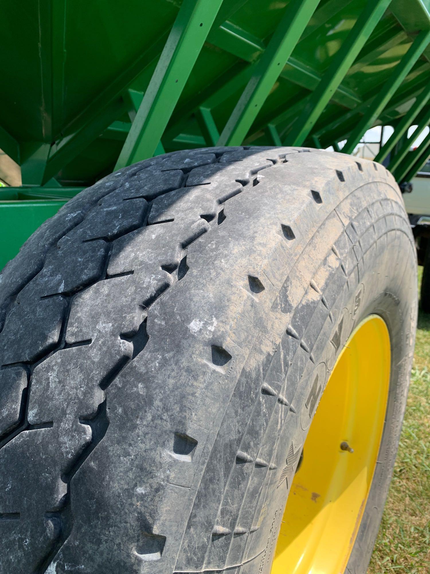 Demco 550bu Gravity Wagon