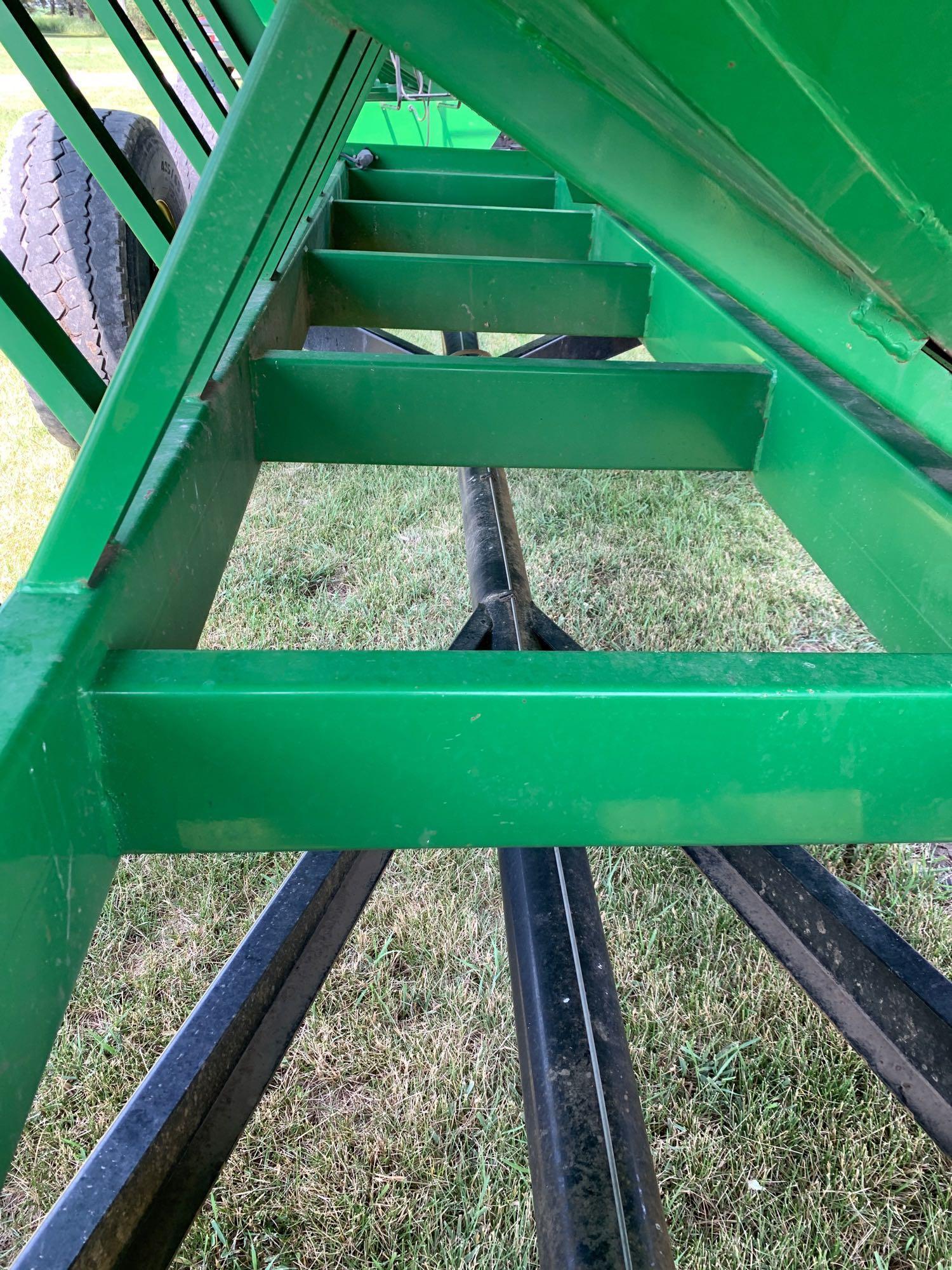 Demco 550bu Gravity Wagon