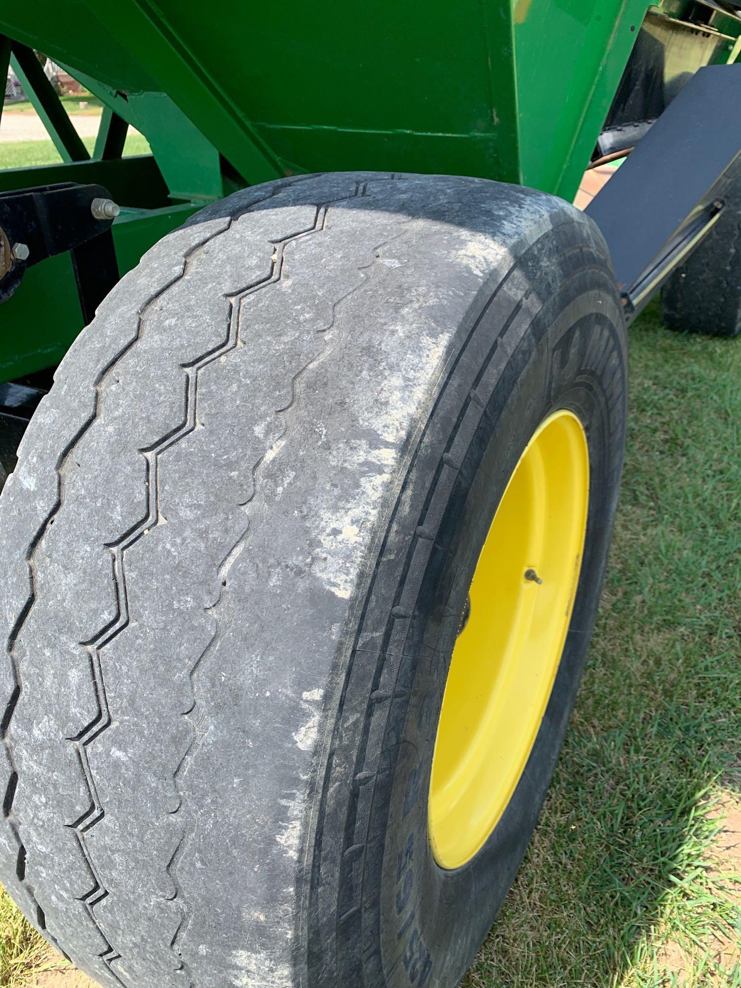 Demco 550bu Gravity Wagon
