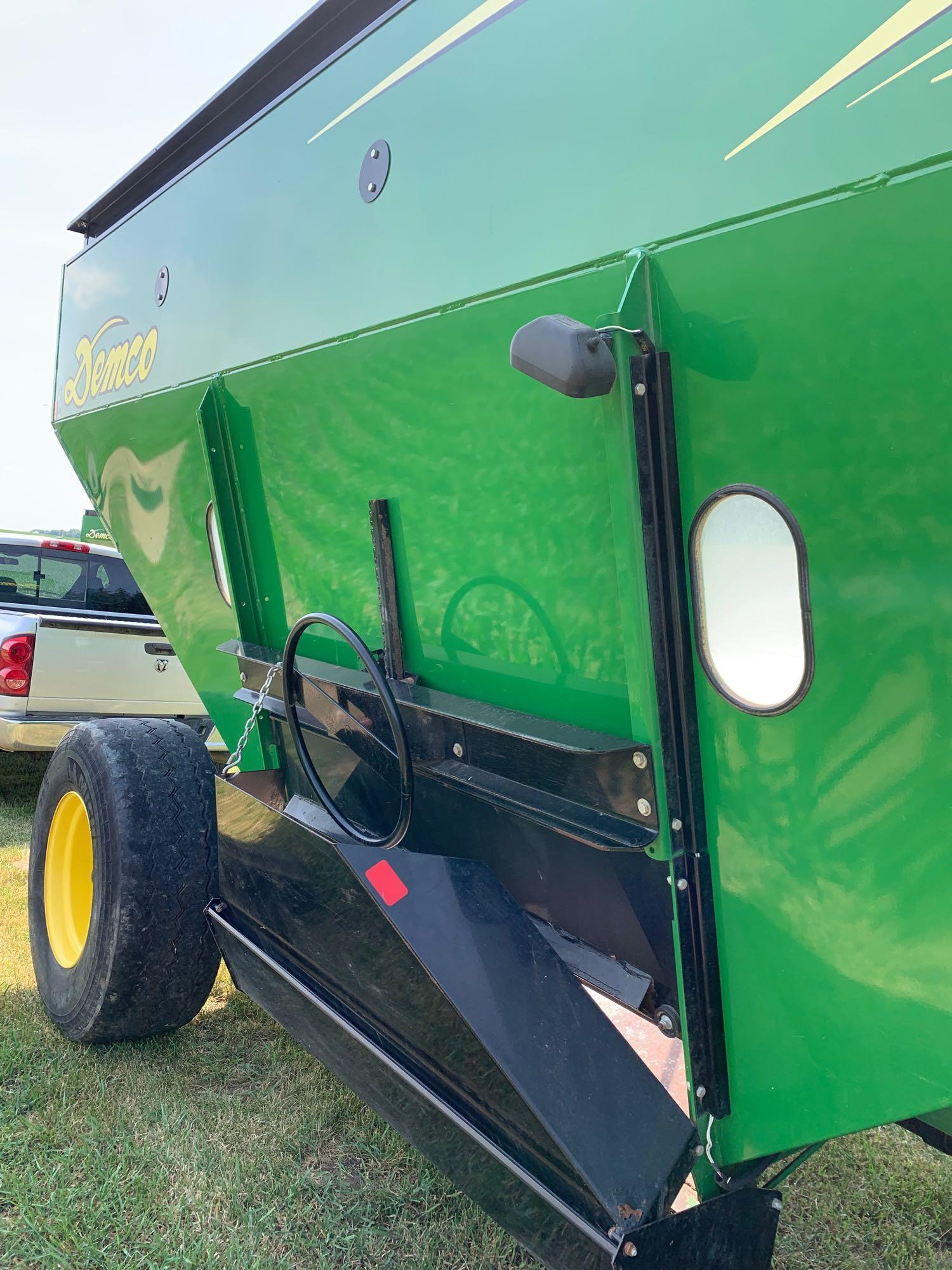Demco 550bu Gravity Wagon
