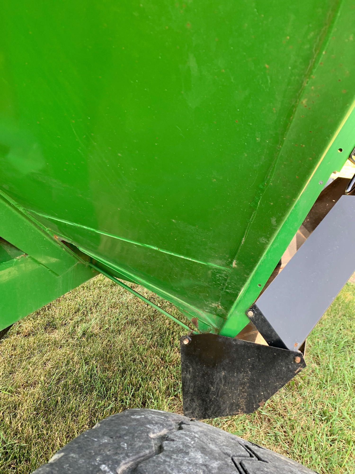 Demco 550bu Gravity Wagon