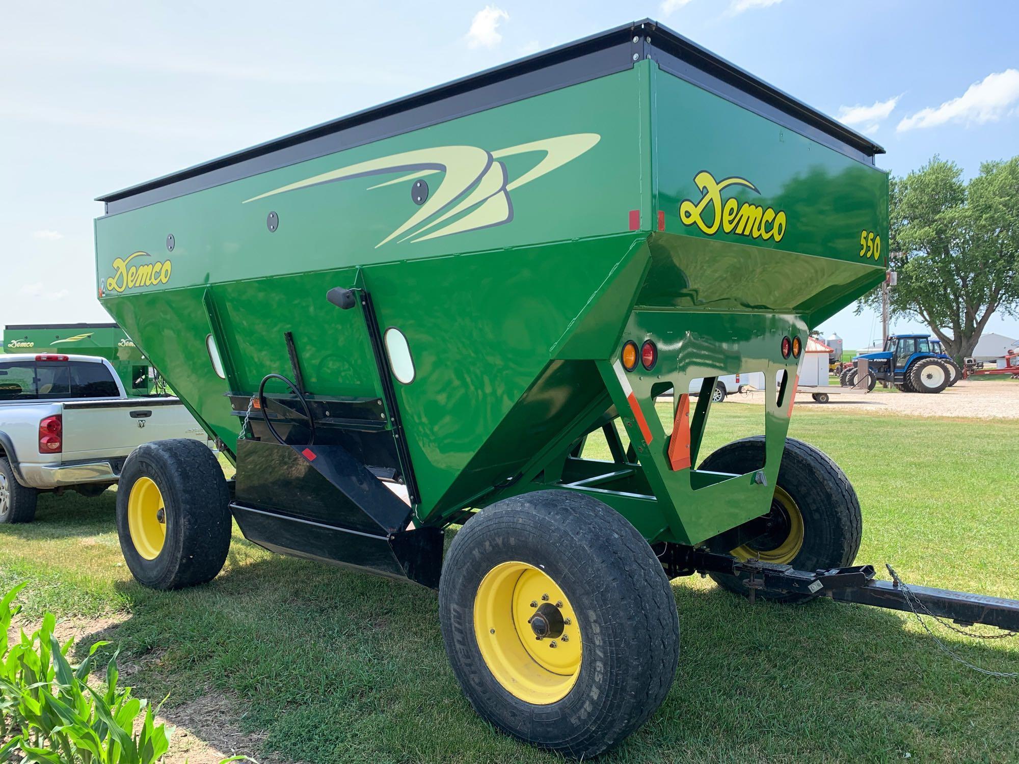 Demco 550bu Gravity Wagon