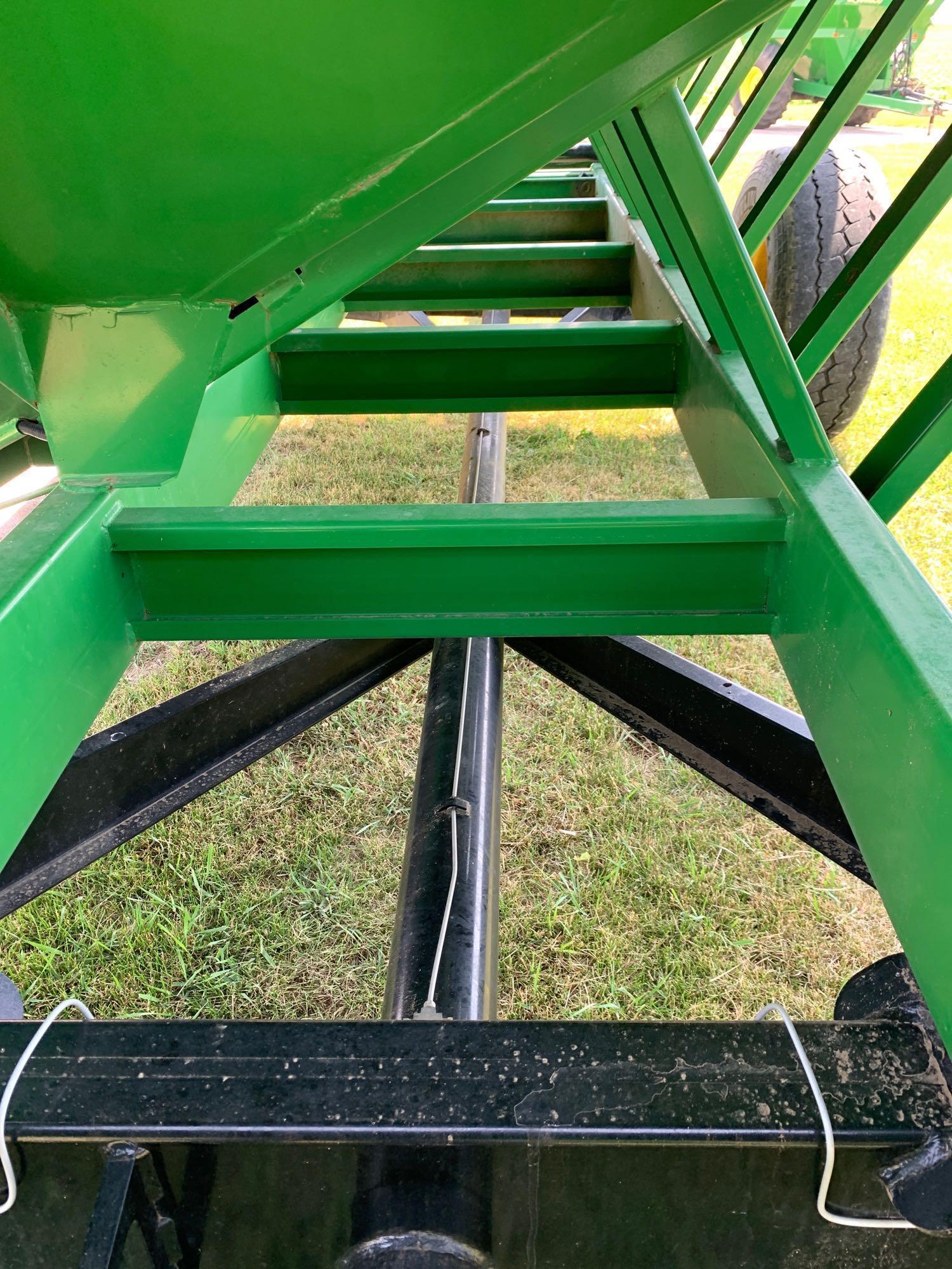 Demco 550bu Gravity Wagon