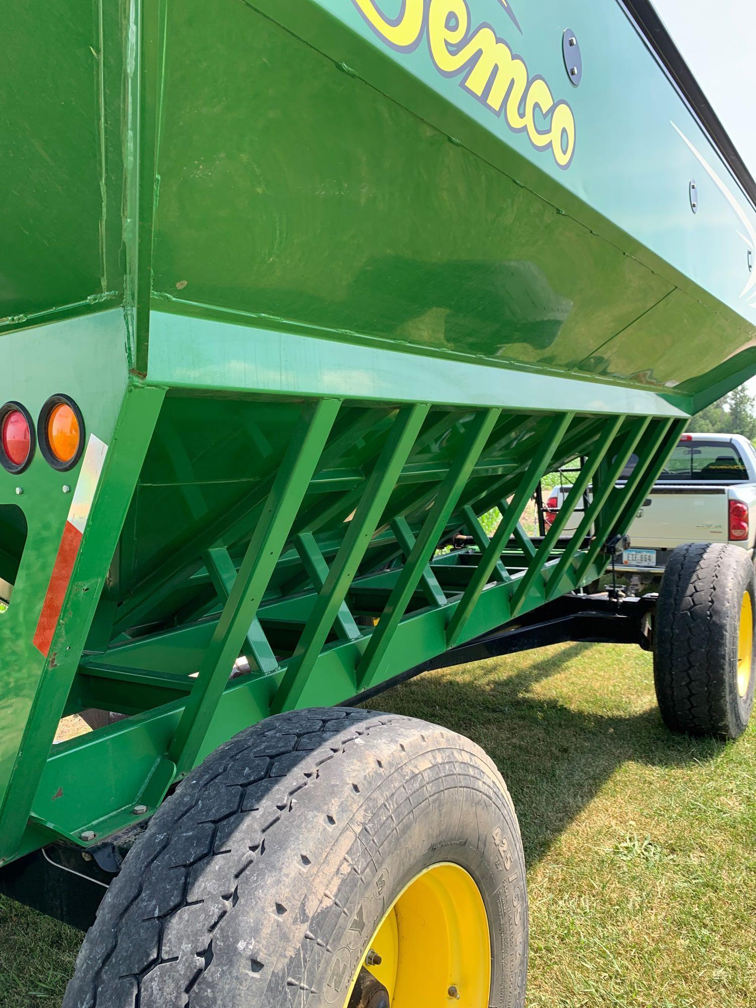 Demco 550bu Gravity Wagon