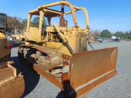 1977 CAT D6D dozer, open cab, rops, 120'' fixed blade, 22'' tracks, Hours: