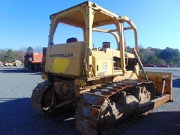 1977 CAT D6D dozer, open cab, rops, 120'' fixed blade, 22'' tracks, Hours: