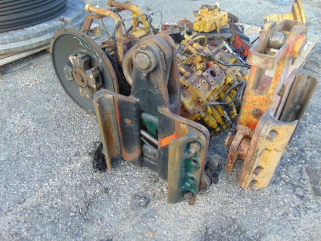 Assortment of parts for Kobelco SK300LC Mark IV and Kobelco SK220LC Mark IV