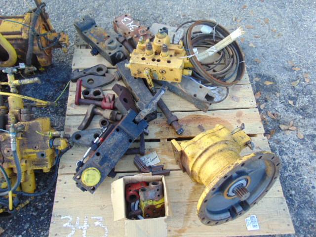 Assortment of parts for Kobelco SK300LC Mark IV and Kobelco SK220LC Mark IV