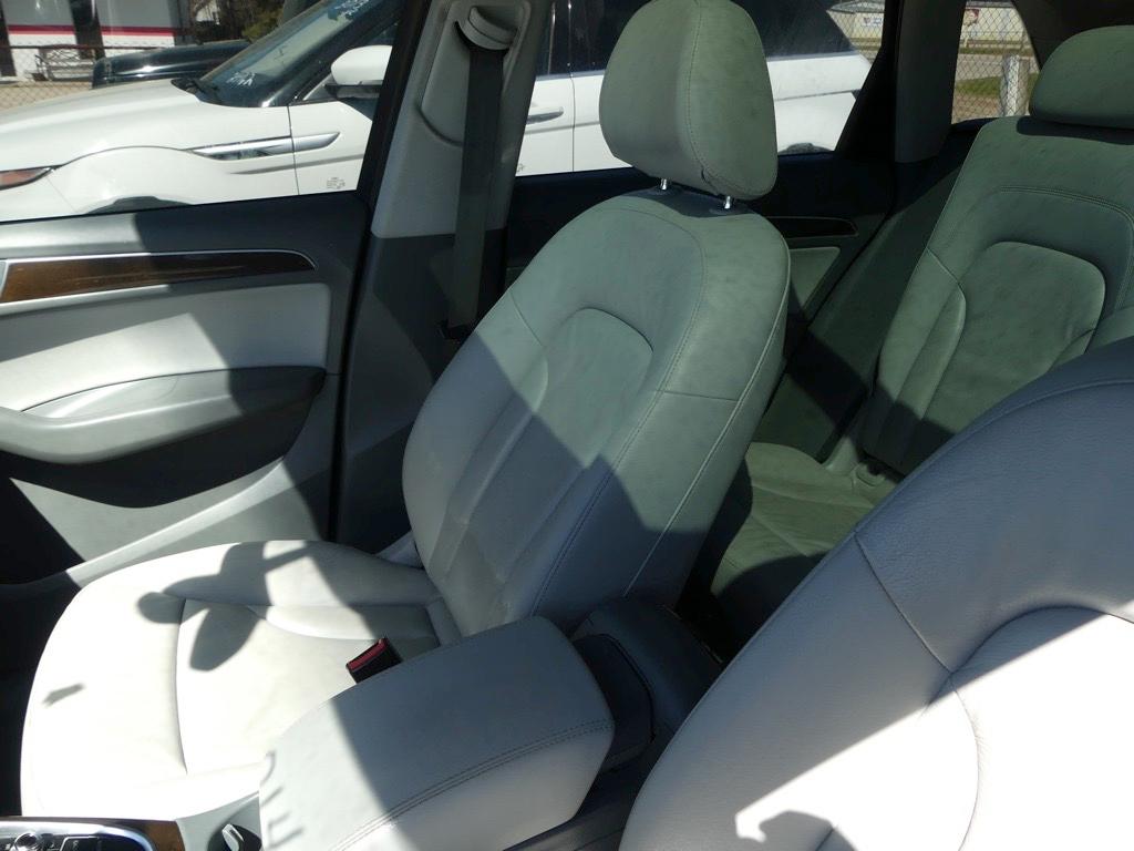 2014 AUDI Q5 Suv, 2.0T engine, A/T, power windows, power locks, panoramic sunroof, leather interior