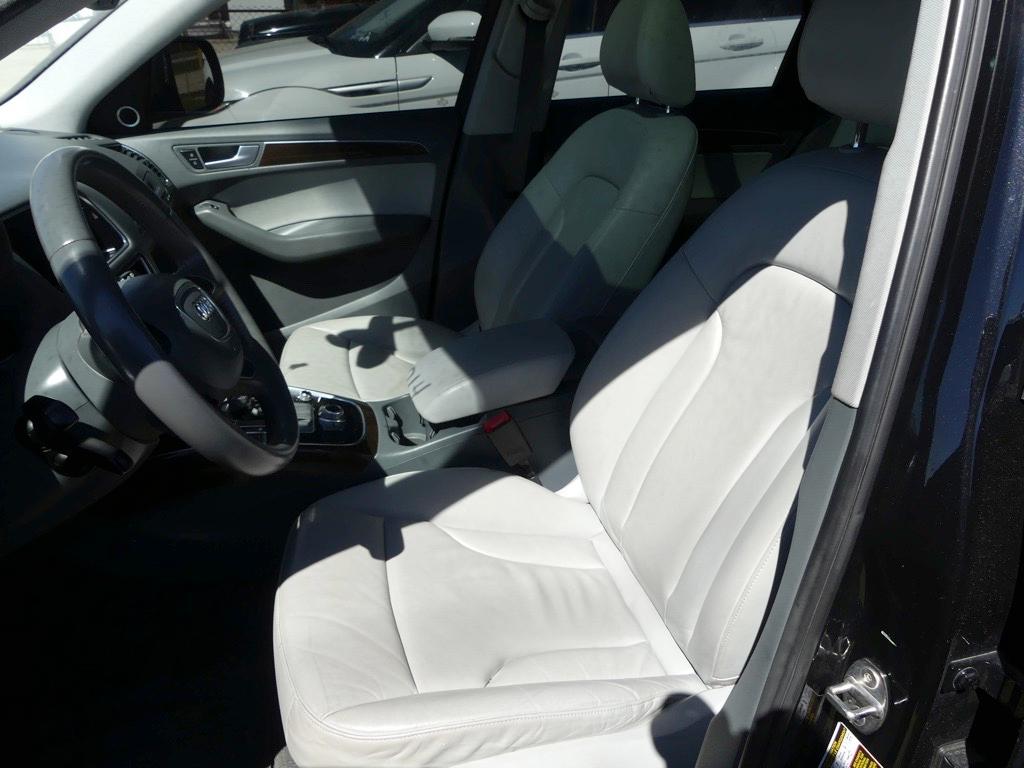 2014 AUDI Q5 Suv, 2.0T engine, A/T, power windows, power locks, panoramic sunroof, leather interior