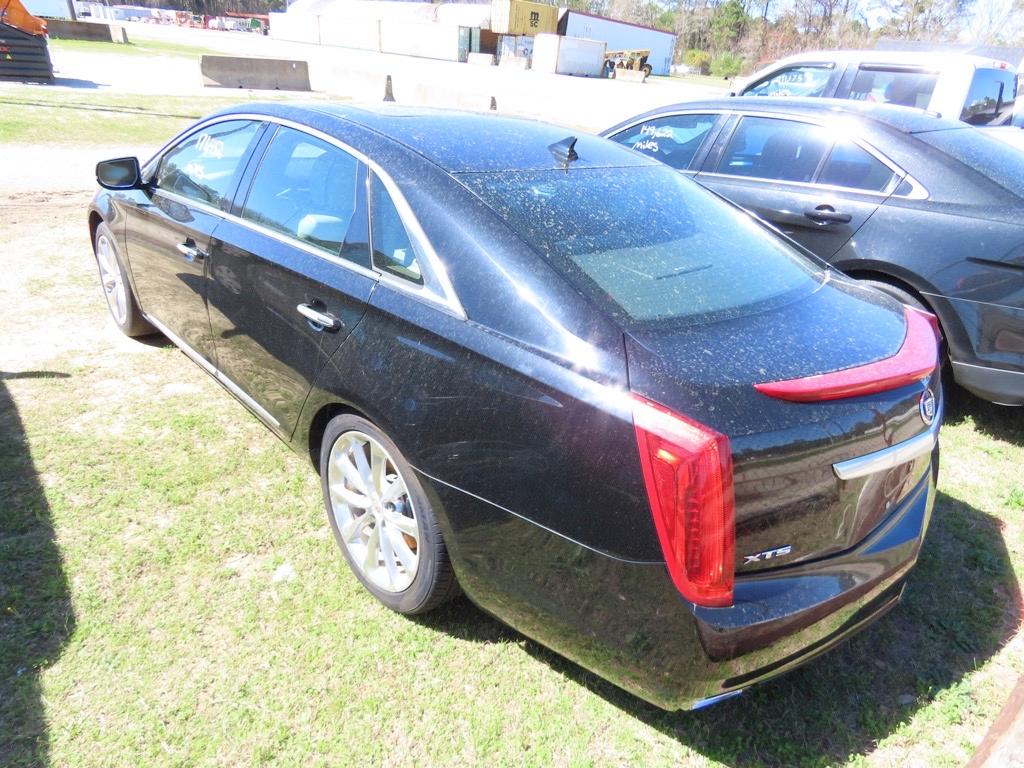 2013 CADILLAC XTS 4door sedan, 3.6L engine, A/T, power windows, power locks, sunroof, leather interi