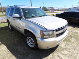 2007 GMC TAHOE LT Suv, 5.3L engine, A/T, leather interior, power windows, power locks, sunroof, 3rd