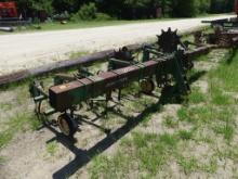 John Deere 825 3pt hitch cultivator