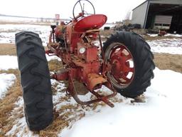 Farmall tractor for parts, wide front