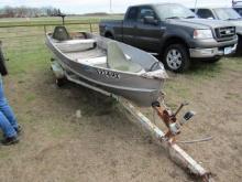 14 ft Crestliner Boat (R)