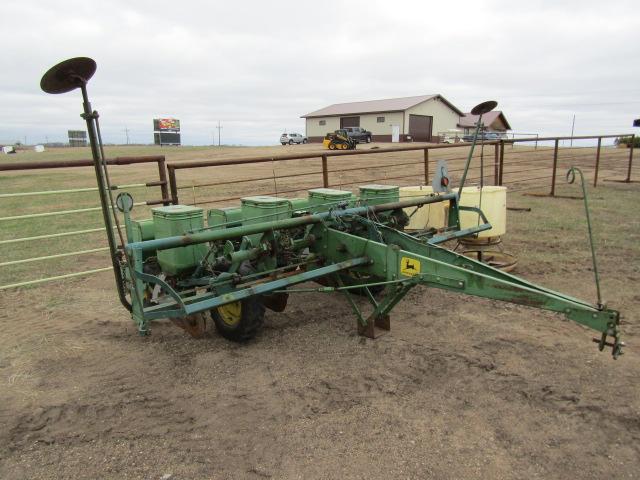 1240 John Deer Corn Planter