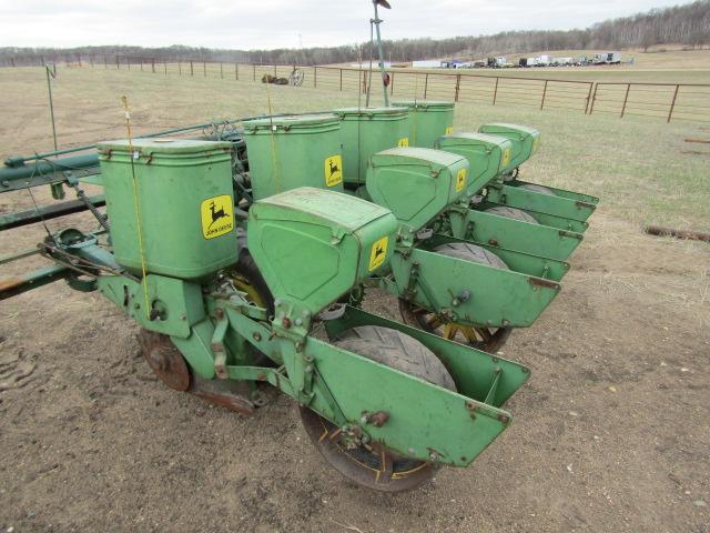 1240 John Deer Corn Planter