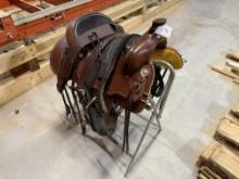 Saddle with Aluminum Saddle Rack
