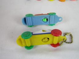 Lot (20) Vintage 1960's/70's Plastic Puzzle Key Chains- All Race Cars