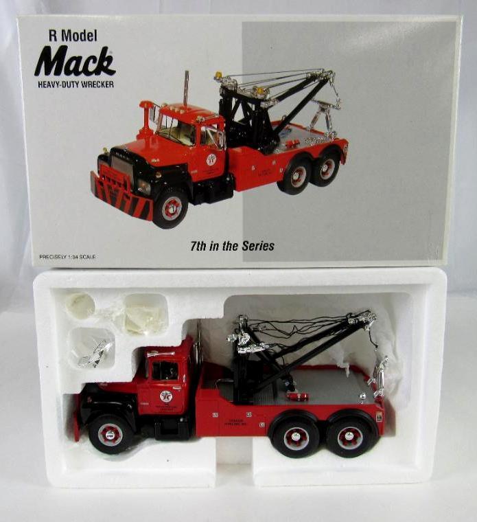 First Gear 1/34 Mack R-Model Heavy Duty Texaco Tow Truck