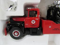 First Gear 1/34 Mack R-Model Heavy Duty Texaco Tow Truck