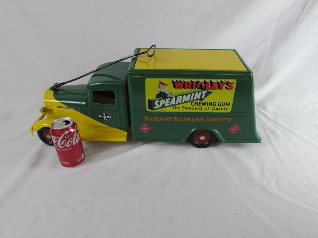 Antique 1930's Buddy L Wrigley Gum Ride-On International Truck 26"