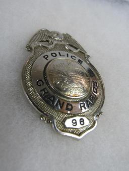 Vintage Obsolete Grand Rapids (Mich) Police Badge