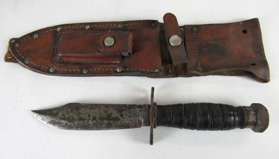 Excellent Vietnam Era Camillus Pilot Survival Fighting Knife w/ Sheath