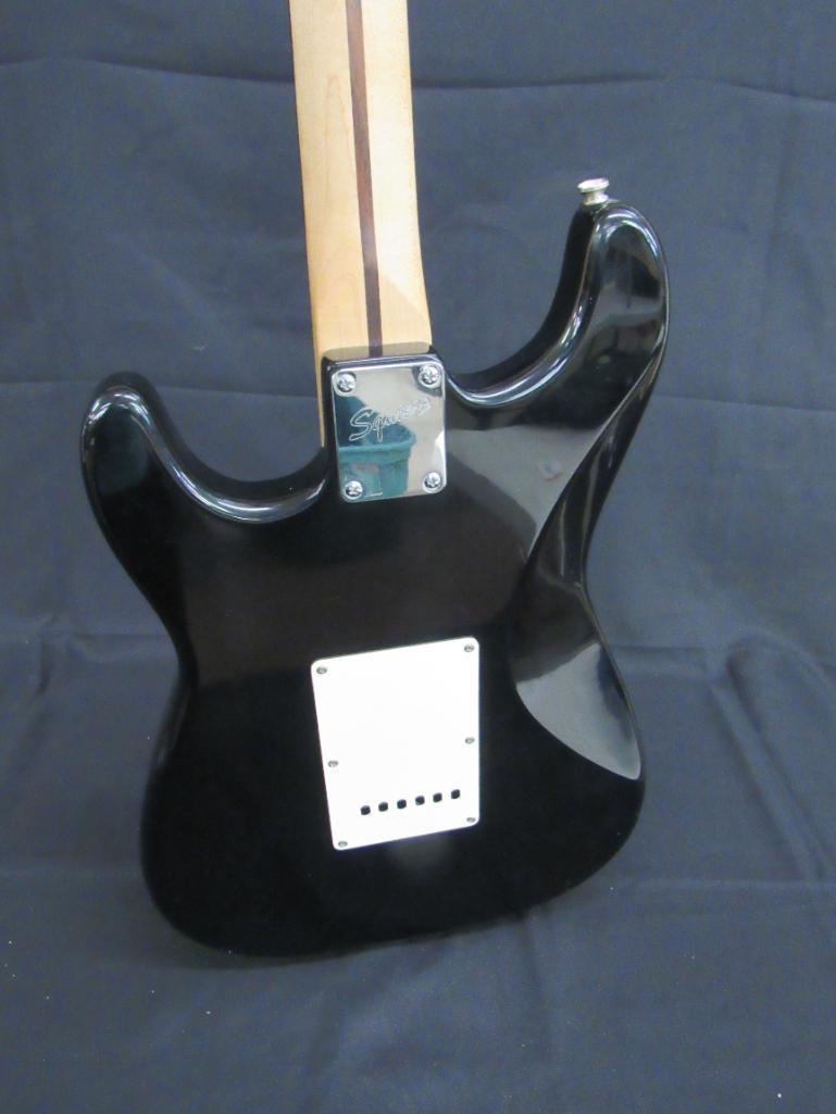 Fender Squier Stratocaster Affinity (Indonesia) 6 String Electric Guitar w/ Case
