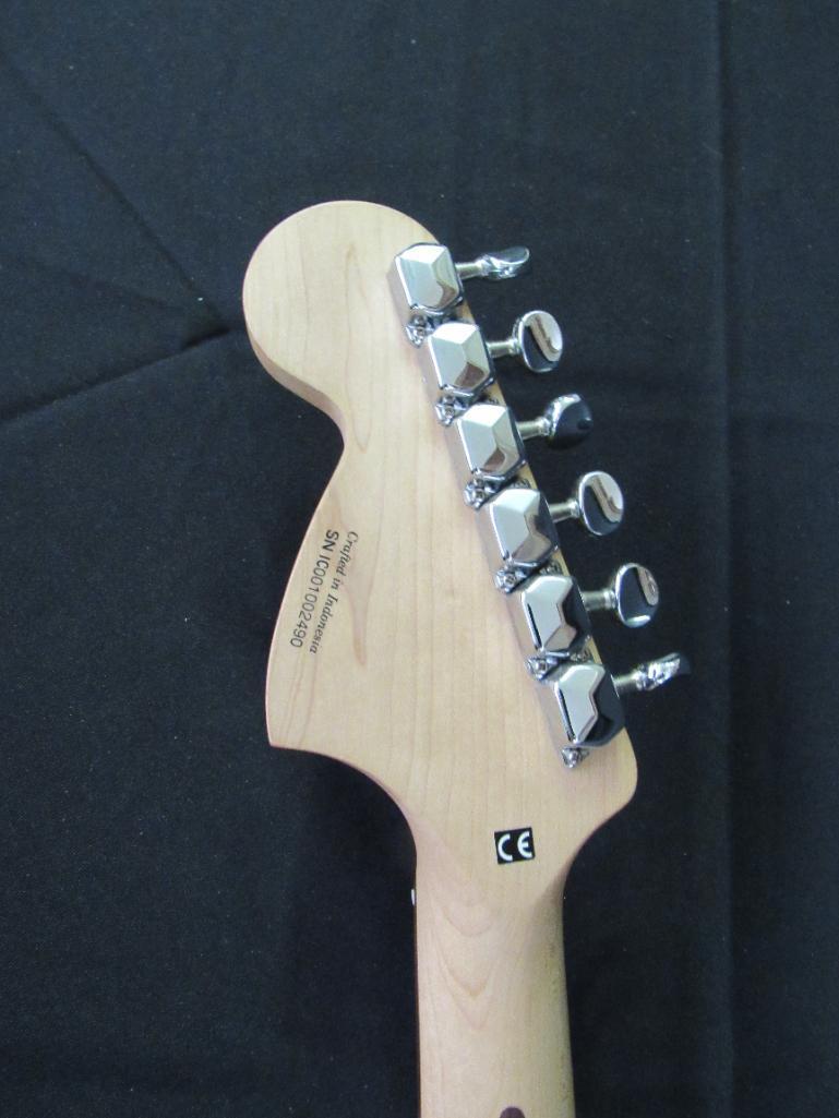 Fender Squier Stratocaster Affinity (Indonesia) 6 String Electric Guitar w/ Case