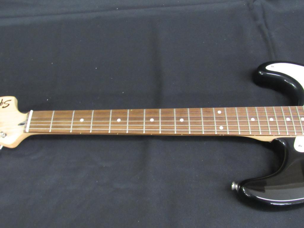 Fender Squier Stratocaster Affinity (Indonesia) 6 String Electric Guitar w/ Case