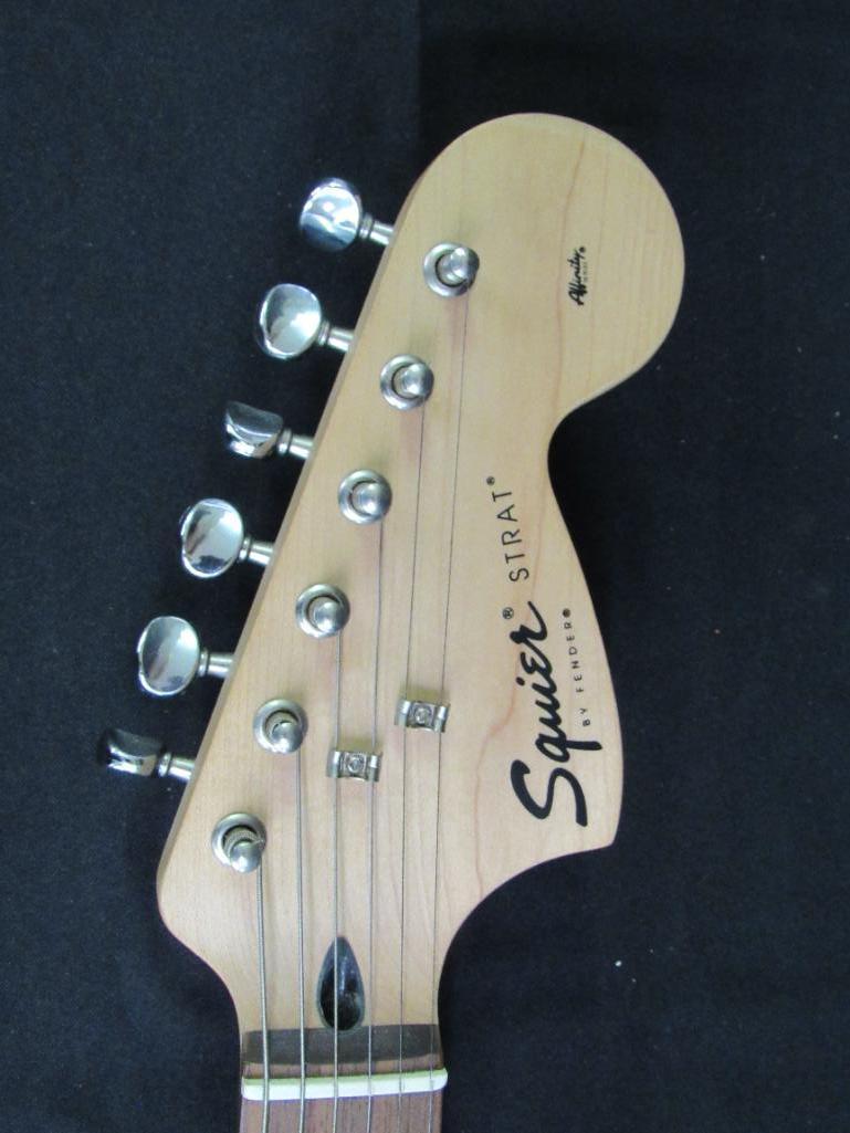 Fender Squier Stratocaster Affinity (Indonesia) 6 String Electric Guitar w/ Case