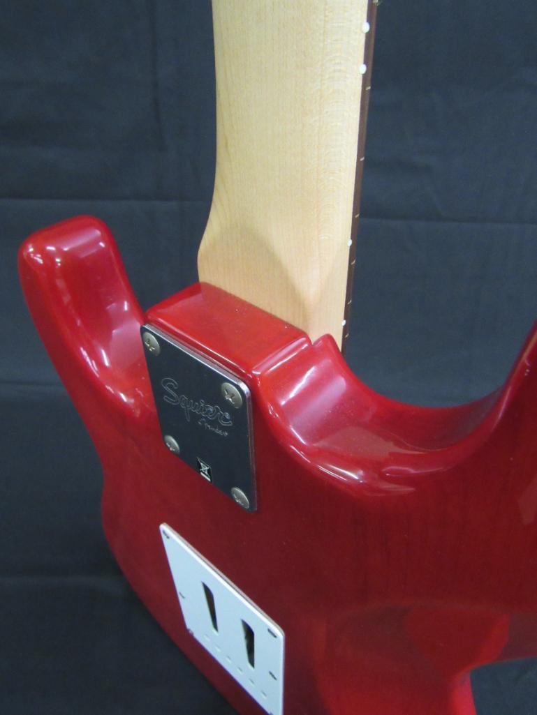 Fender Squier Stratocaster (China) 6 String Electric Guitar w/ Case