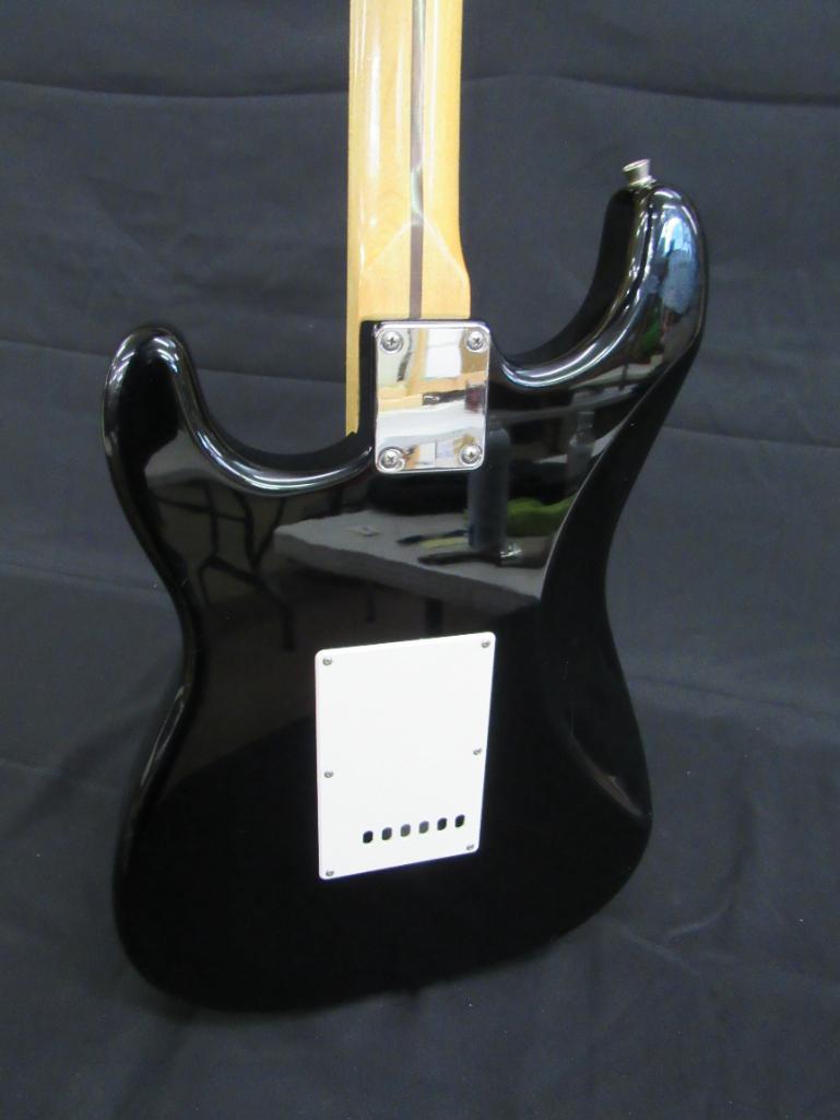 Excellent Fender Starcaster Strat 6 String Electric Guitar w/ Fender Gig Bag