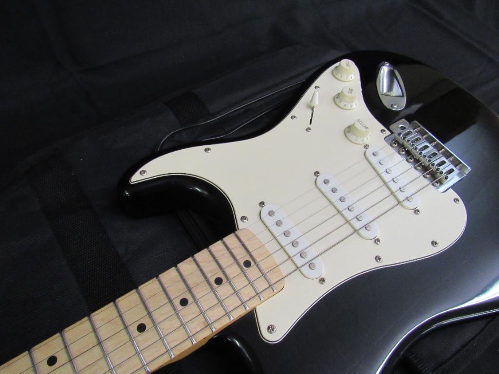 Excellent Fender Starcaster Strat 6 String Electric Guitar w/ Fender Gig Bag