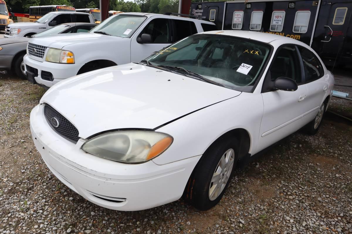 2005 Ford Taurus SE - *NOT Running*