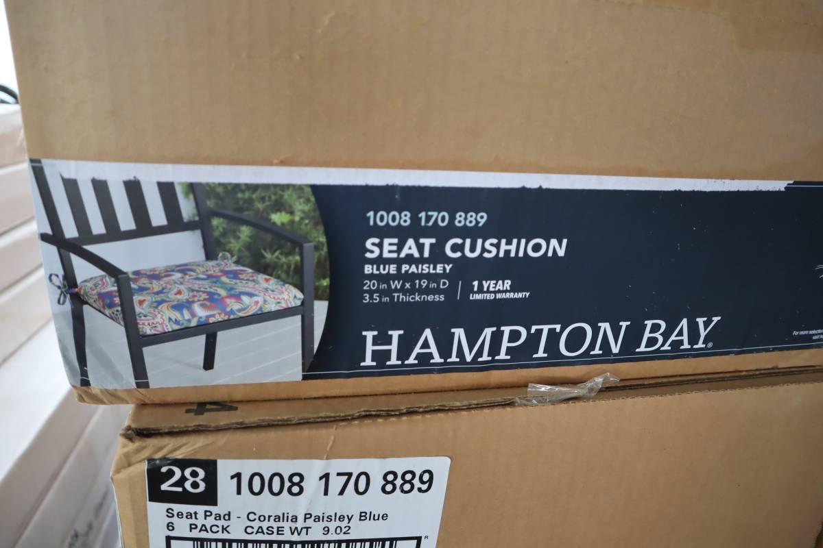 Hampton Bay Paisley Seat Cushions (10 Boxes)