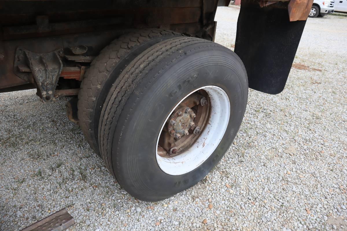 1991 International 4900 4X2 Dump Truck