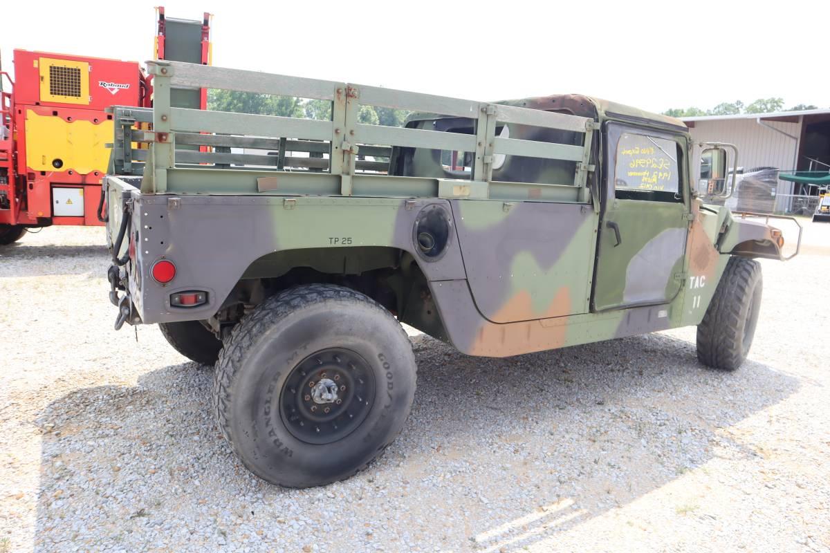 1992 Hummer M1038