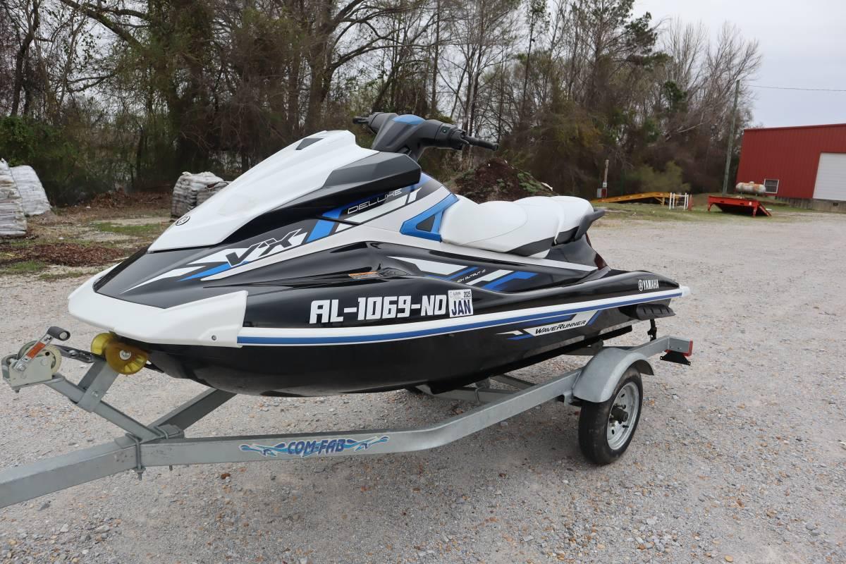 2019 Yamaha Wave Runner Deluxe