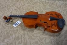 Parrot Art #1414 Fiddle/Violin signed by Mo Bandy