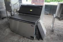 Manitowoc B970 Ice Machine w/Bin