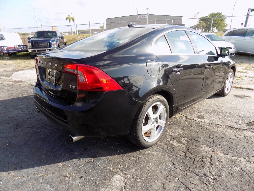 2012 VOLVO S60 SEDAN T5