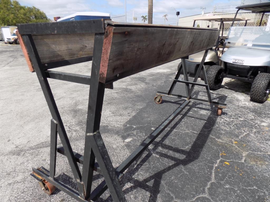 DOUBLE SIDED OUTBOARD MOTOR STAND ON WHEELS