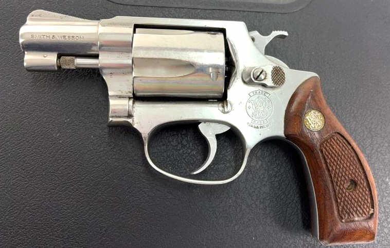 S&W MODEL 60 (NO DASH) 2" SS REVOLVER .38 SPL.