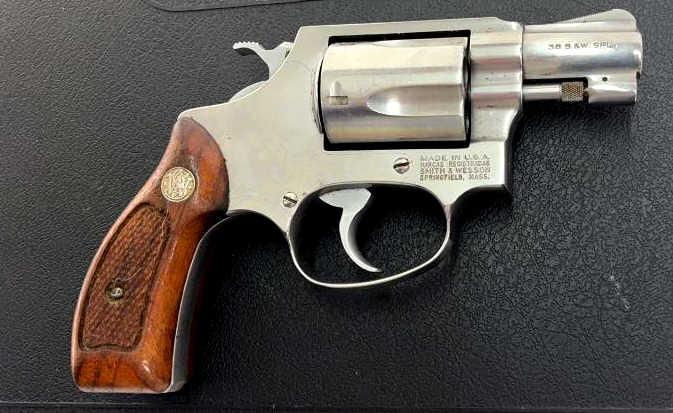 S&W MODEL 60 (NO DASH) 2" SS REVOLVER .38 SPL.