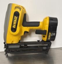 DEWALT 18V NAIL GUN DC618