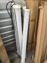 (5) 4' COVERED WET LOCATION LED LIGHTS