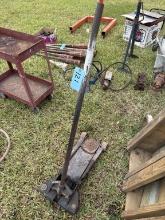 HYDRAULIC FLOOR JACK